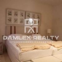 Villa in Spain, Catalunya, Girona, 682 sq.m.