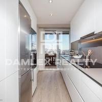 Квартира на второй линии моря/озера в Испании, Каталония, 166 кв.м.