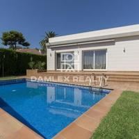 Villa in Spain, Catalunya, Girona, 200 sq.m.