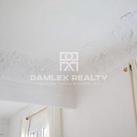 Flat in the city center in Spain, Catalunya, Barcelona, 104 sq.m.