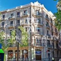 Апартаменты в центре города в Испании, Каталония, 261 кв.м.