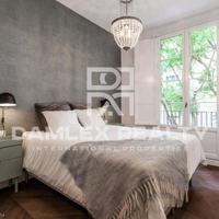 Flat in the city center in Spain, Catalunya, Barcelona, 140 sq.m.