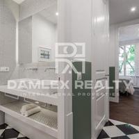 Flat in the city center in Spain, Catalunya, Barcelona, 140 sq.m.