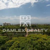 Квартира на первой линии моря/озера в Испании, Каталония, Барселона, 115 кв.м.