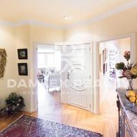 Flat in Spain, Catalunya, Barcelona, 206 sq.m.