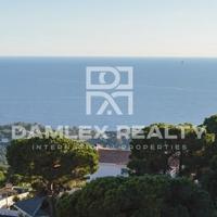 Villa in Spain, Catalunya, Girona, 300 sq.m.