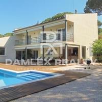 Villa in Spain, Catalunya, Begur, 629 sq.m.