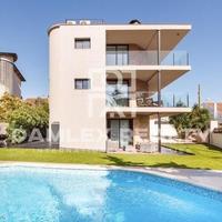 Villa in the suburbs in Spain, Catalunya, Barcelona, 384 sq.m.
