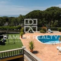 Villa in Spain, Catalunya, Girona, 330 sq.m.