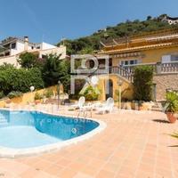 Villa in Spain, Catalunya, Girona, 330 sq.m.