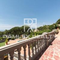 Villa in Spain, Catalunya, Girona, 330 sq.m.