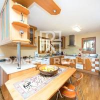 Villa in Spain, Catalunya, Girona, 330 sq.m.