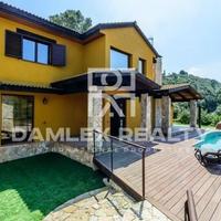 Villa in Spain, Catalunya, Girona, 225 sq.m.