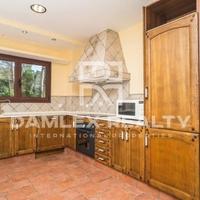 Villa in Spain, Catalunya, Girona, 225 sq.m.