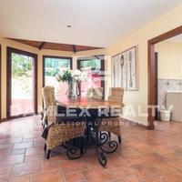 Villa in Spain, Catalunya, Girona, 225 sq.m.