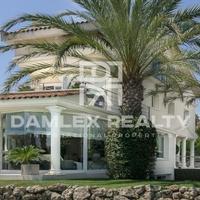 Villa in Spain, Catalunya, Begur, 558 sq.m.