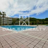 Апартаменты на первой линии моря/озера в Испании, Каталония, Багур, 75 кв.м.