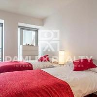 Квартира на первой линии моря/озера в Испании, Каталония, Барселона, 130 кв.м.