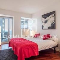 Квартира на первой линии моря/озера в Испании, Каталония, Барселона, 130 кв.м.