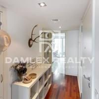 Квартира на первой линии моря/озера в Испании, Каталония, 139 кв.м.