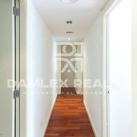 Квартира на первой линии моря/озера в Испании, Каталония, 139 кв.м.