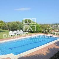 Вилла в Испании, Каталония, Жирона, 296 кв.м.