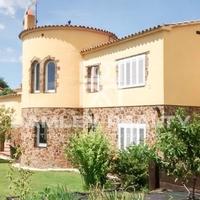 Вилла в Испании, Каталония, Жирона, 296 кв.м.