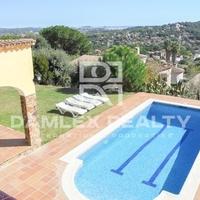 Вилла в Испании, Каталония, Жирона, 296 кв.м.