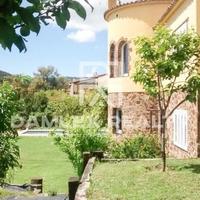 Вилла в Испании, Каталония, Жирона, 296 кв.м.