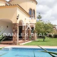 Вилла в Испании, Каталония, Жирона, 296 кв.м.