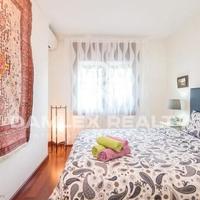 Apartment in the city center in Spain, Catalunya, Barcelona, 104 sq.m.
