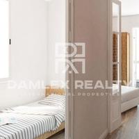 Flat in the city center in Spain, Catalunya, Barcelona, 74 sq.m.