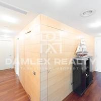 Flat at the first line of the sea / lake in Spain, Catalunya, Barcelona, 202 sq.m.