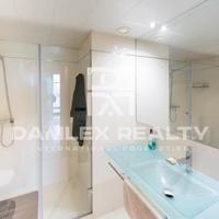 Flat at the first line of the sea / lake in Spain, Catalunya, Barcelona, 202 sq.m.