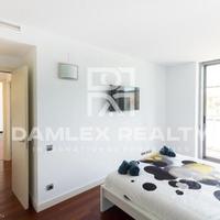 Квартира на первой линии моря/озера в Испании, Каталония, 131 кв.м.