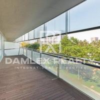 Квартира на первой линии моря/озера в Испании, Каталония, 131 кв.м.