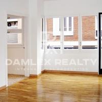 Flat in Spain, Catalunya, Barcelona, 90 sq.m.
