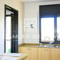 Квартира на второй линии моря/озера в Испании, Каталония, 109 кв.м.