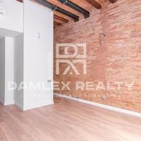 Flat in the city center in Spain, Catalunya, 72 sq.m.