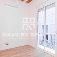 Flat in the city center in Spain, Catalunya, 72 sq.m.