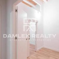 Flat in the city center in Spain, Catalunya, 72 sq.m.