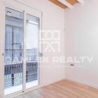 Flat in the city center in Spain, Catalunya, 72 sq.m.