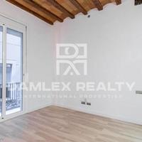 Flat in the city center in Spain, Catalunya, 72 sq.m.