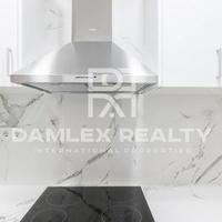 Flat in the city center in Spain, Catalunya, 72 sq.m.