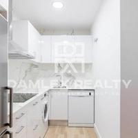 Flat in the city center in Spain, Catalunya, 72 sq.m.