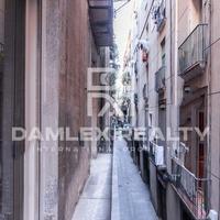 Flat in the city center in Spain, Catalunya, 72 sq.m.