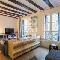 Flat in the city center in Spain, Catalunya, Barcelona, 71 sq.m.