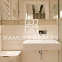 Flat in the city center in Spain, Catalunya, Barcelona, 71 sq.m.