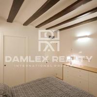 Flat in the city center in Spain, Catalunya, Barcelona, 71 sq.m.