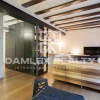 Flat in the city center in Spain, Catalunya, Barcelona, 71 sq.m.